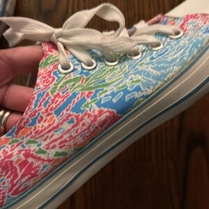 Lilly Pulitzer INSPIRED Low Top sneakers size 10 NEW